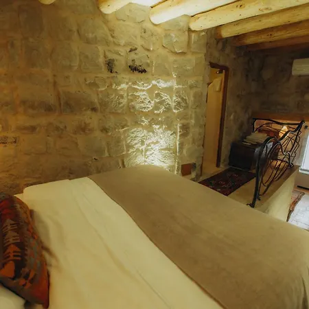 Doda Artisanal Cave - Adults Only - 5*